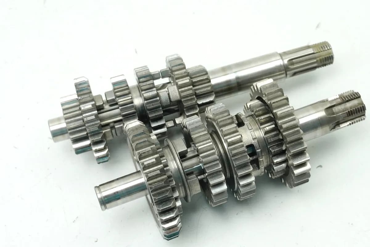 SUZUKI RG 125 NF12B GAMMA Getriebe Hauptwelle Nebenwelle Zahnräder (für Motor)