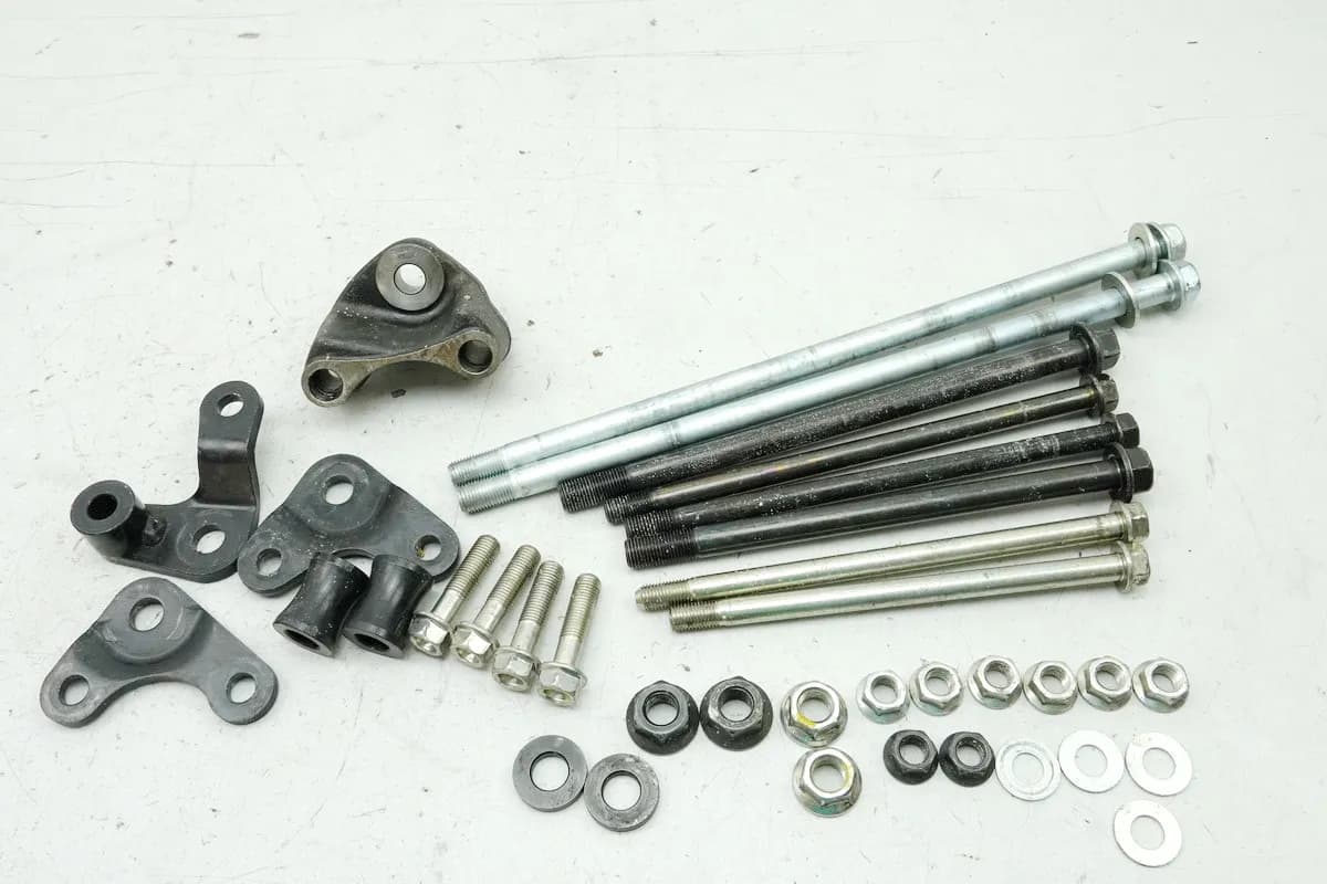 HONDA CBF 1000 FA SC64 Motorhalterung vorn Halter Motor Achse Schrauben Platte