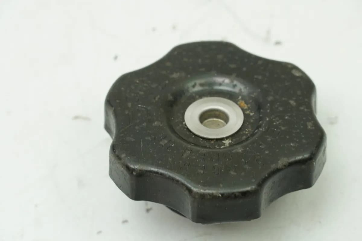 KAWASAKI ZX-7R ZX750P Kühlerdeckel Verschluß Kappe Kühler Stutzen 96-03