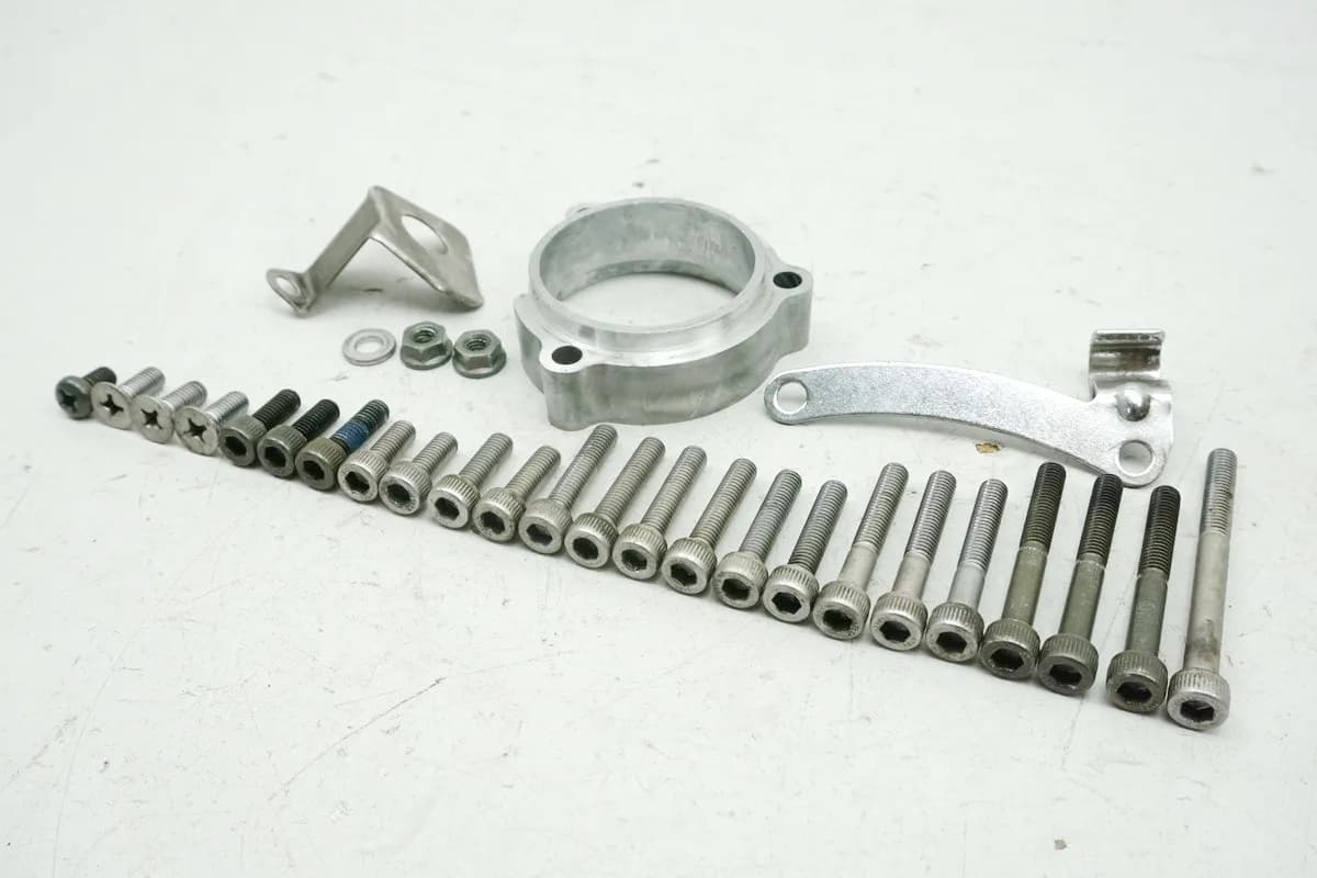 YAMAHA XV 750 4PW VIRAGO Schrauben Limadeckel Motordeckel Screws Stator