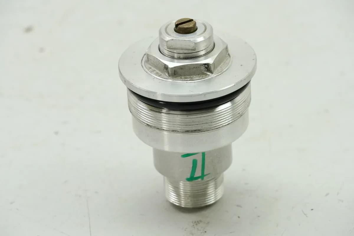 KAWASAKI ZX-7R ZX750P Gabel Verschluß II Schraube Einsteller Stopfen 96-03