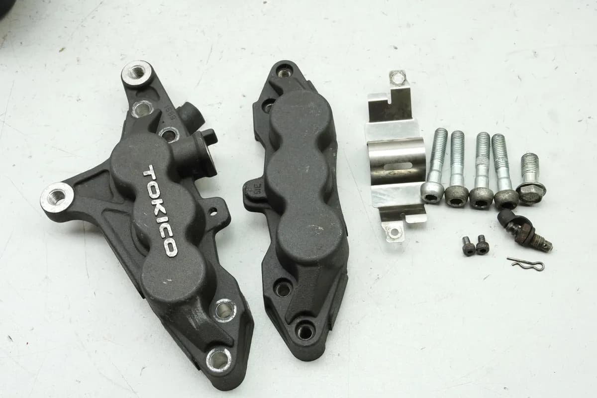 KAWASAKI ZX-7R ZX750P Bremssattel links Tokico Bremszange 96-03