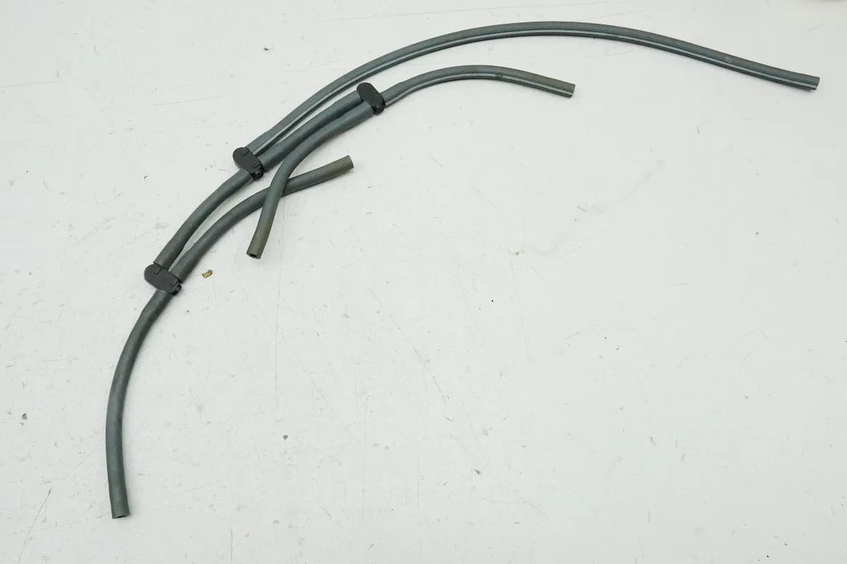 KAWASAKI ZX-10R ZXT00C Benzinleitung für Drosselkörper (Einspritzanlage) 04-05