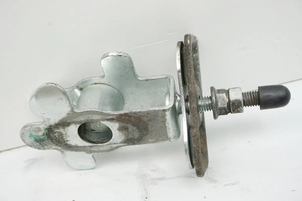 SUZUKI GSX 600 F AJ Kettenspanner II für Schwinge 98-02