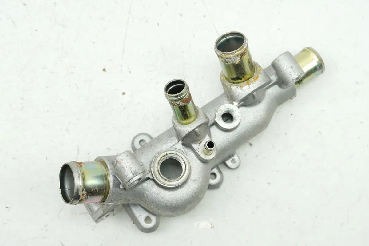 YAMAHA VMX-12 VMAX 1200 2WE Kühlsystem Verbinder Kühlerschlauch Einfüllstutzen