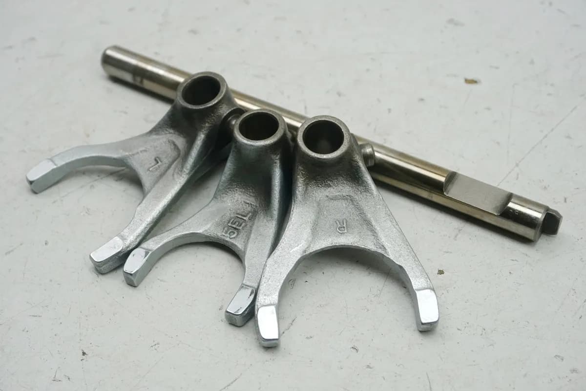 YAMAHA XVS 1100 VP05 DRAG STAR Schaltklauen Getriebe Schaltgabeln