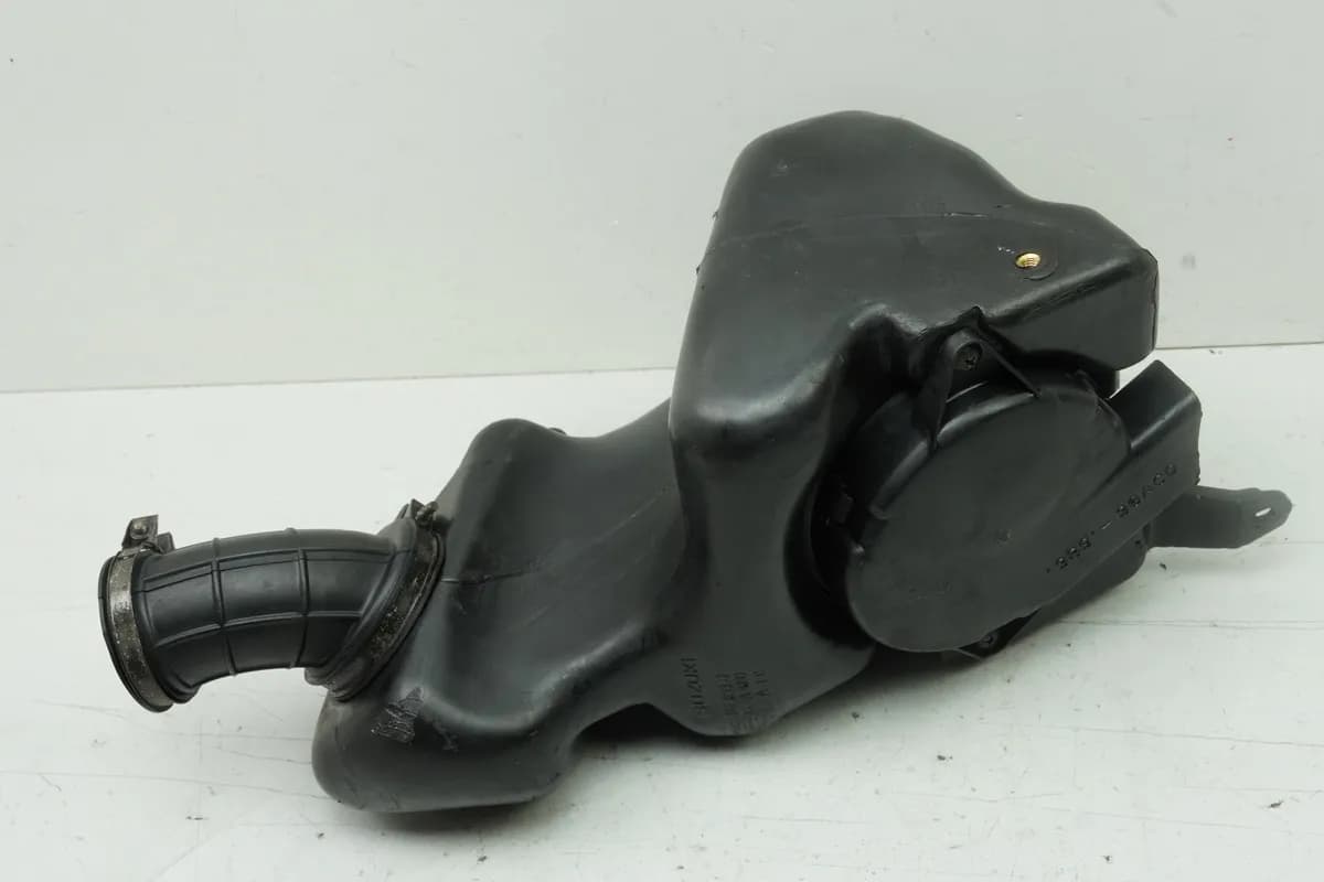 SUZUKI RG 125 NF12B GAMMA Airbox Luftfilterkasten Luftfiltergehäuse Luftkanal