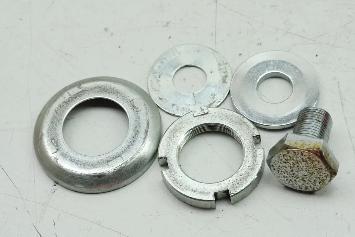 KAWASAKI Z 750 E KZ750E Mutter Sicherung Lenkkopf Gabelbrücke Dichtung Schraube