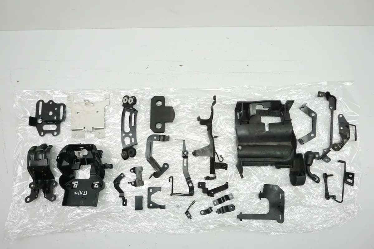 YAMAHA MT 125 A RE39 Halterungen Halter Träger Aufnahmen