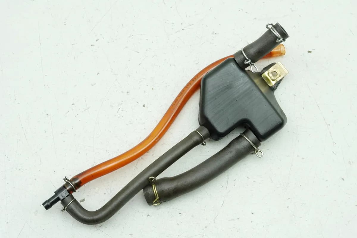 Honda GL 1500 F6C Valkyrie SC34 Behälter Entlüftung Motor Getriebe Kurbelgehäuse