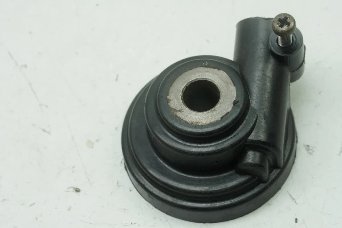 SUZUKI RG 125 NF12B GAMMA Tachoantrieb Tachoschnecke original (für Felge Tacho)