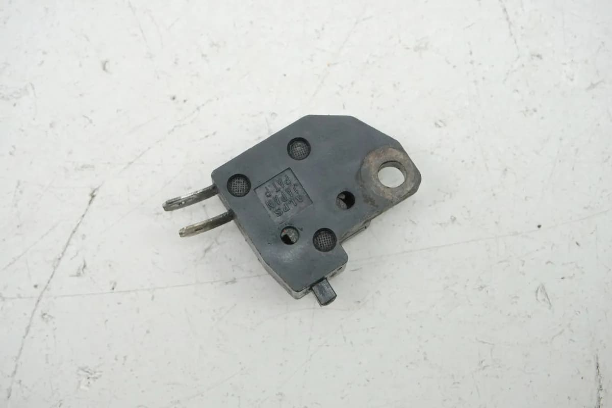 SUZUKI TU 125 XT Bremslichtschalter vorn