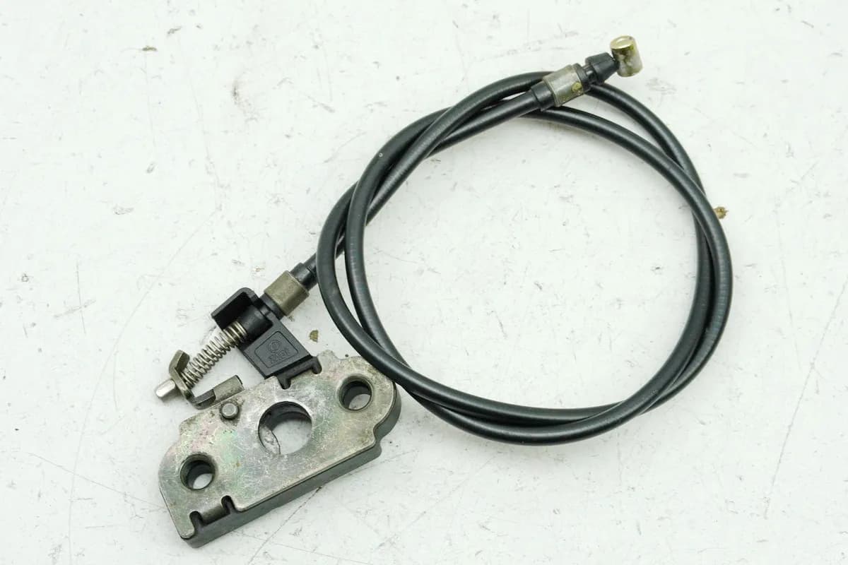 TRIUMPH SPEED TRIPLE 955 i 595 N Verschluß Sitz Verriegelung Öffner Seilzug