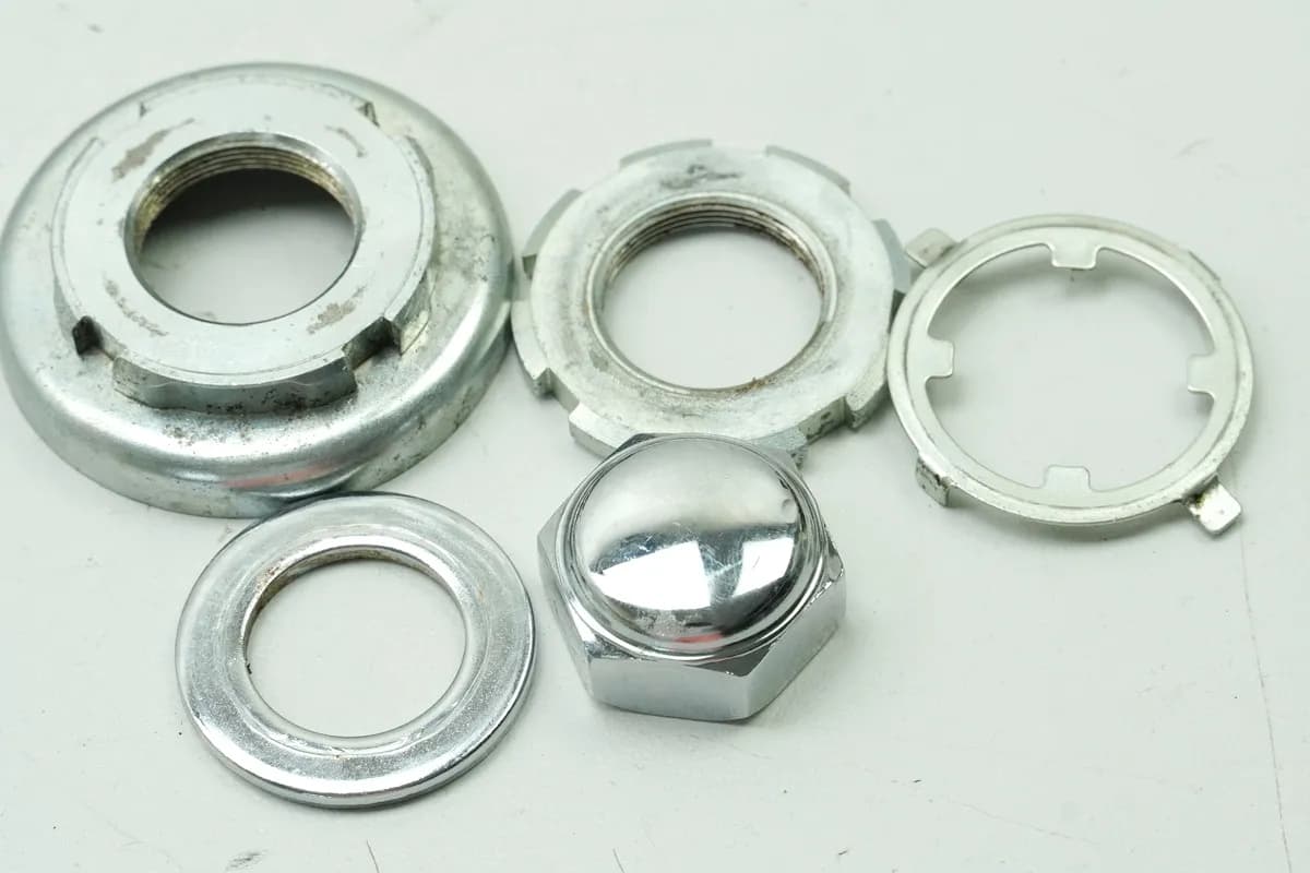 Honda GL 1500 F6C Valkyrie SC34 Mutter Sicherung Lenkkopf Gabelbrücke Steuerkopf