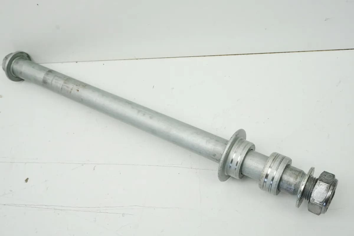 HONDA CB 650 FA RC75 Steckachse hinten Achse Distanzhülse