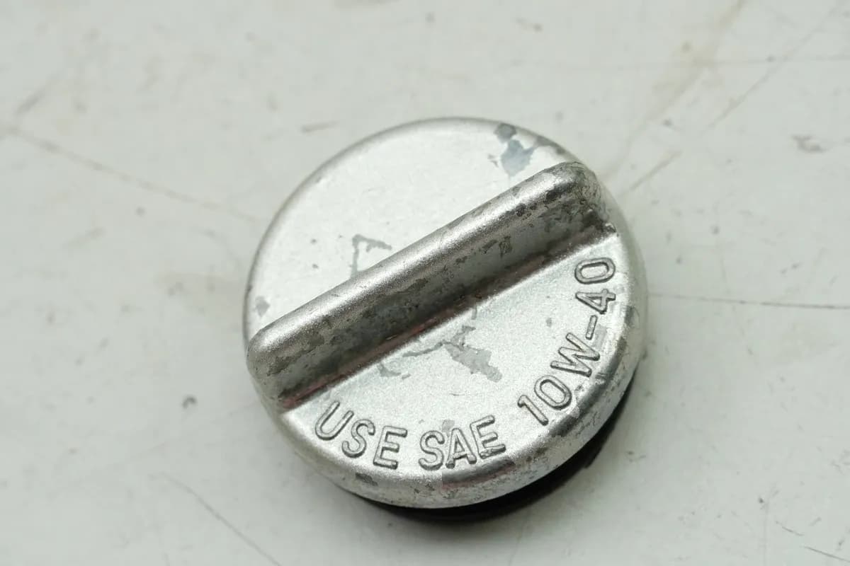 KAWASAKI VN 750 A-D Vulkan Twin Öleinfülldeckel Ölstandschraube Deckel Motor