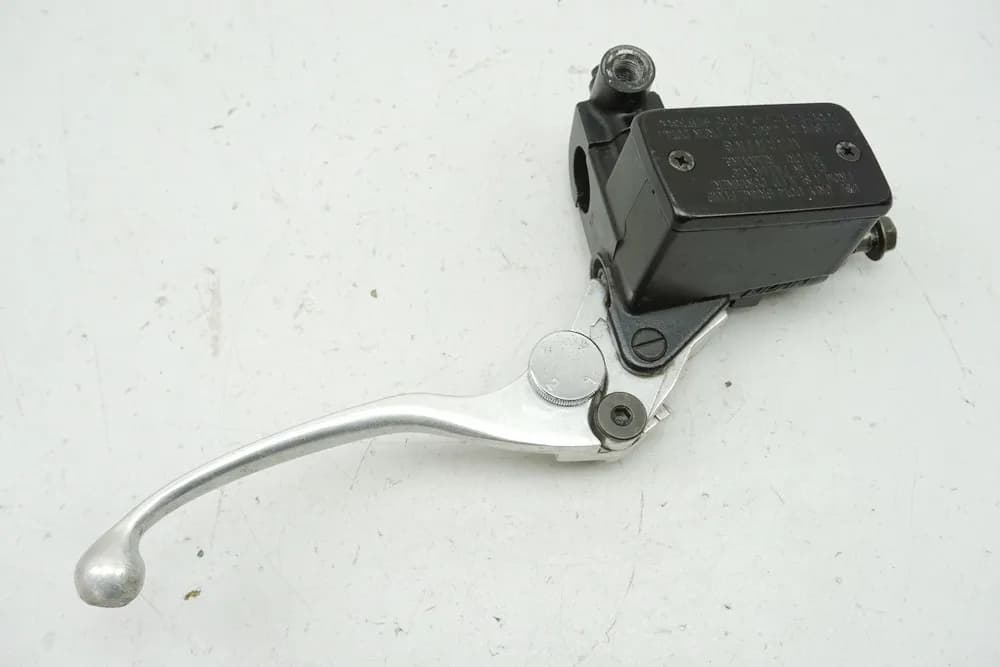 SUZUKI TU 125 XT Bremszylinder vorn Bremspumpe Hauptbremszylinder