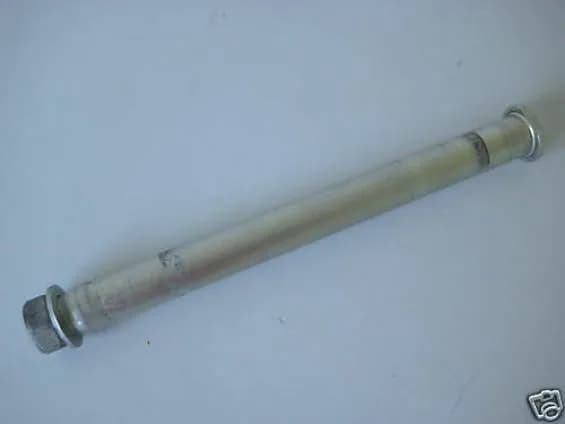 YAMAHA FZ1 FZ 1 N RN16 ACHSE STECKACHSE FELGE 06-09