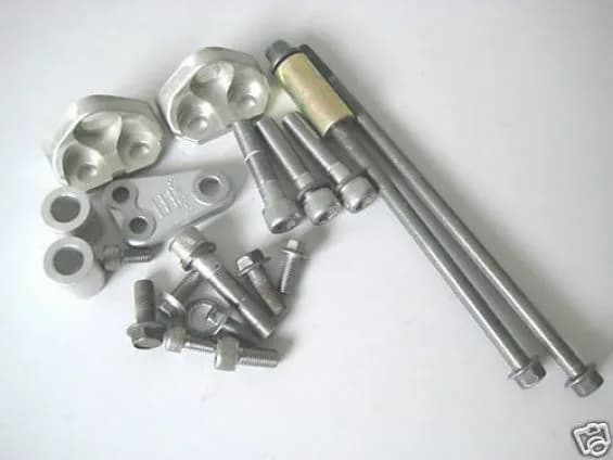 FJR 1300 A RP08/ RP11 MOTORHALTERUNG MOTOR ACHSE 03-05