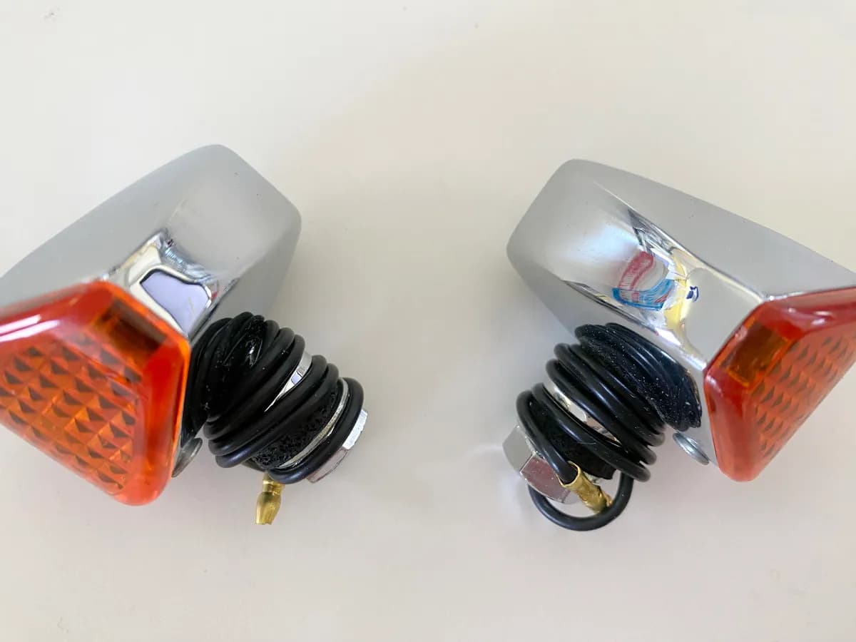 Highway Hawk Custom Blinkerpaar Blinker klein Turn Signal 404170 96 - NEU