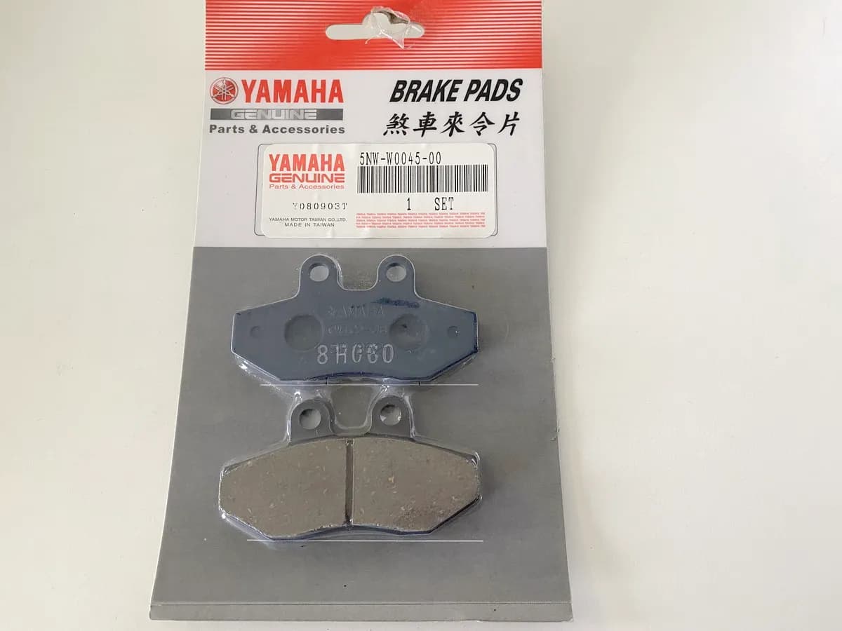 Yamaha Bremsbelag Satz Bremsbeläge vorn original 5NW-W0045-00 Beluga Cygnus NEU