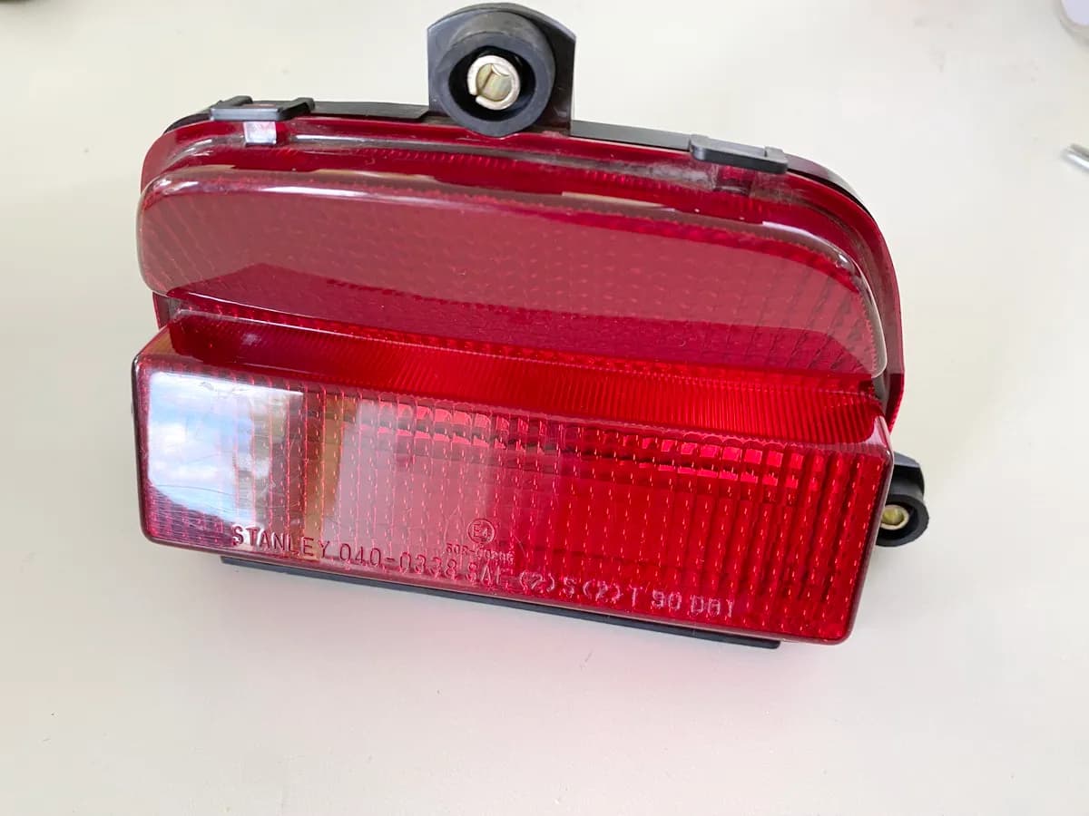 Honda CBR 900 SC28 SC33 Rücklicht 2 Lampe hinten Leuchte 92-97