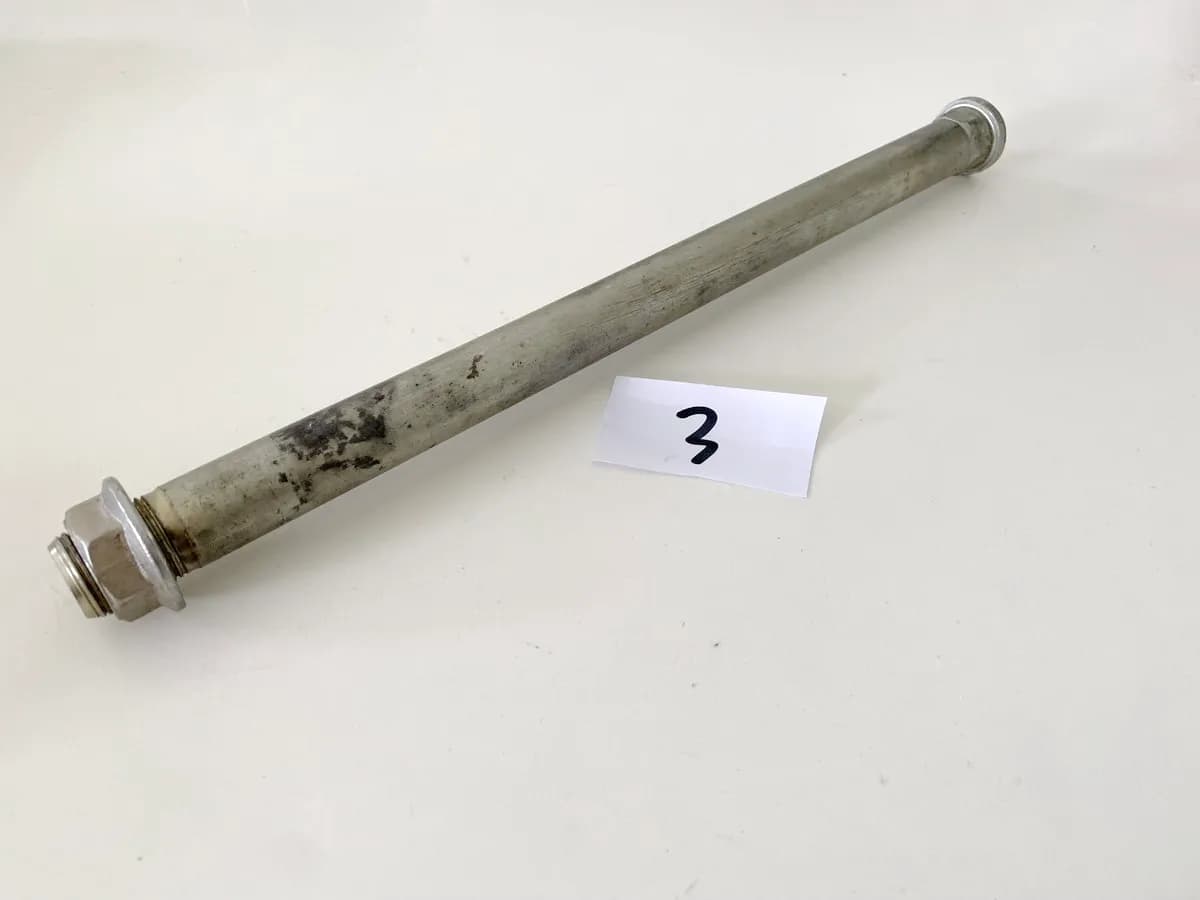 KAWASAKI ZX-6R 636 C Schwingachse 3 Achse Schwinge Mutter (für Rahmen) 05-06