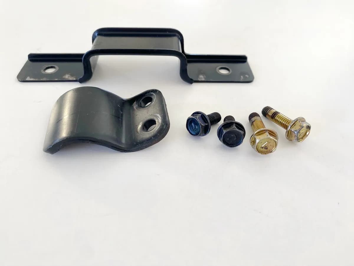 KAWASAKI EN 500 EN 500 A Halterung Sitzbank vorn Halteplatte Strebe Träger