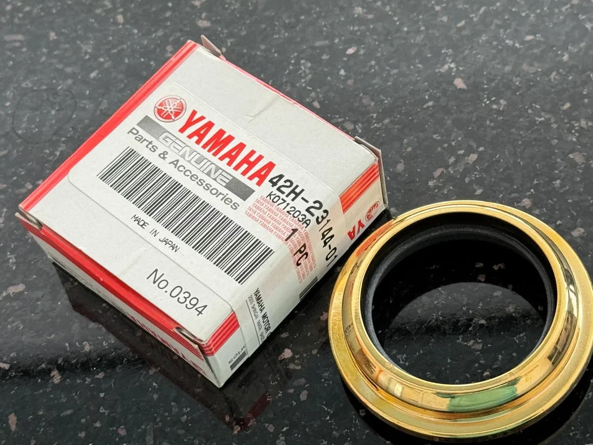 YAMAHA XV Virago original Staubdichtung Dichtung Gabel 1 Stück 42H-23144-01 NEU