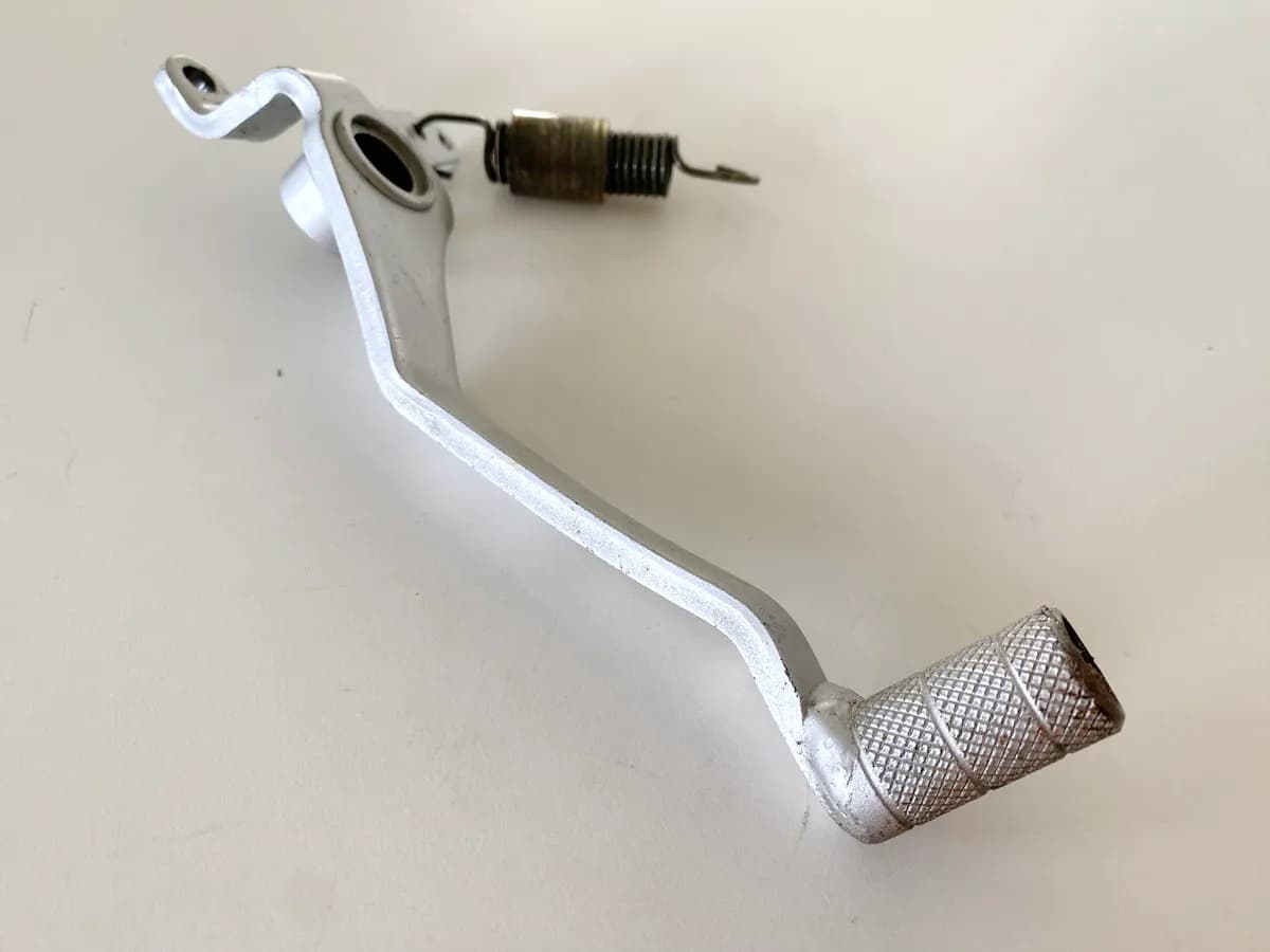 HONDA NTV 650 RC33 REVERE Bremspedal Fußbremspedal Bremshebel Fußbremshebel