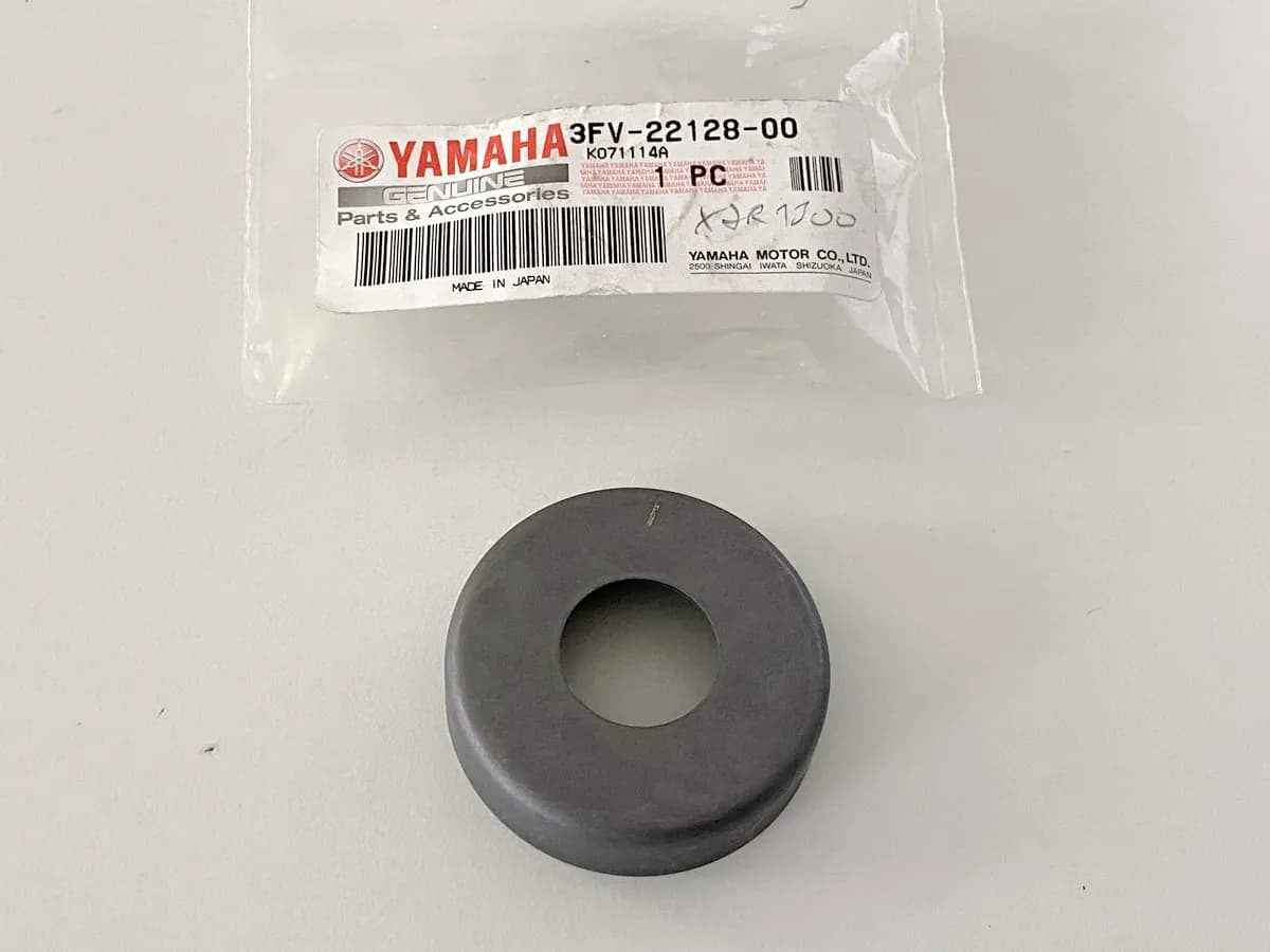 YAMAHA TDM TZ XJR YZF original Staubdeckel 1 Schwingenachse Cover Schwinge - NEU