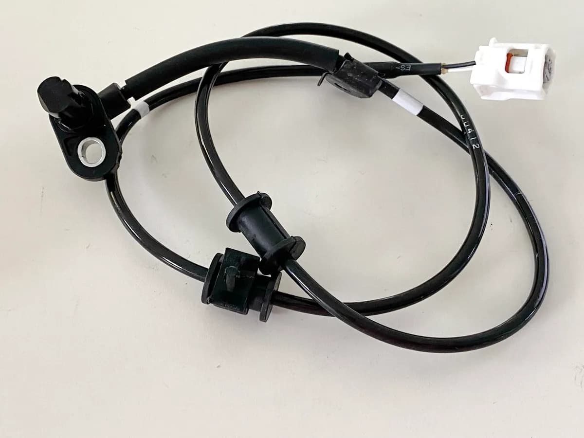 YAMAHA MTN 1000 MT-10 RN78 ABS Sensor vorn Raddrehzahlsensor NUR 4550 km