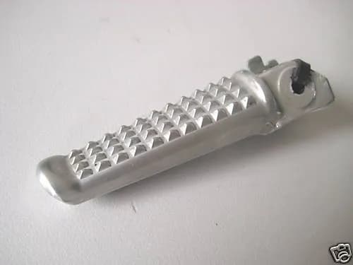 HONDA CBR 600 PC35 FUßRASTE SOZIUS RECHTS 99-06