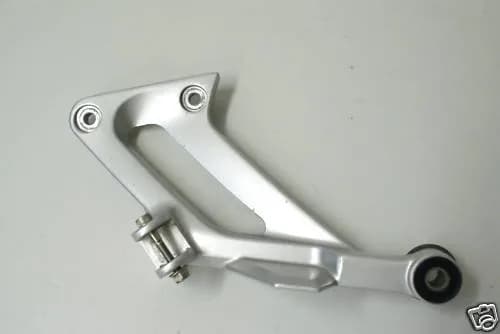 YAMAHA FJR 1300 RP04 FUßRASTENTRÄGER SOZIUS LI 01-02