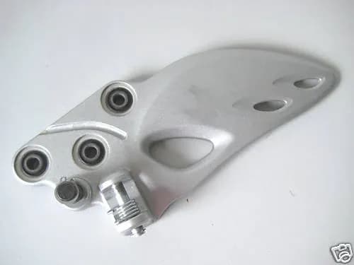 SUZUKI GSX-R 1300 WVCK HAYABUSA FUßRASTENTRÄGER LI 08-09