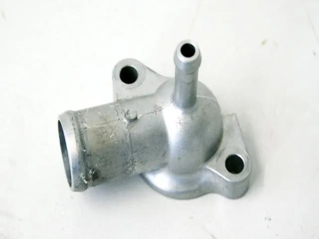 HONDA CBR 600 RR PC37 ANSCHLUß KÜHLERSCHLAUCH MOTOR FLANSCH