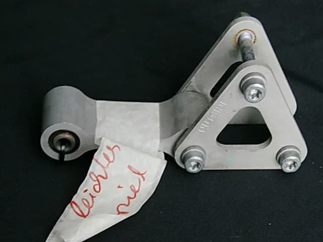 TRIUMPH DAYTONA 600 806LW FEDERBEIN UMLENKUNG UMLENKHEBEL