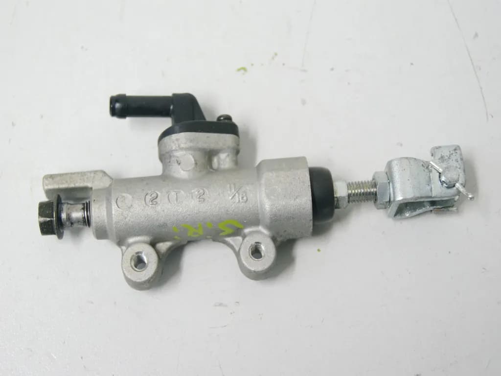 HONDA NT 650 V3 RC47 DEAUVILLE BREMSZYLINDER HINTEN BREMSPUMPE