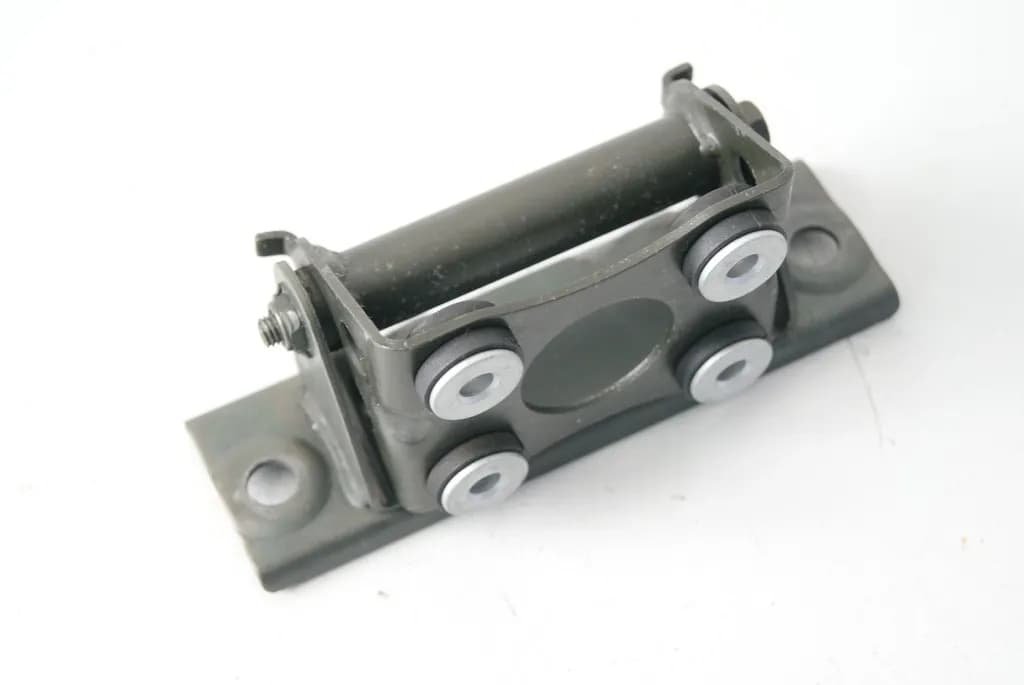 SUZUKI GSX-R 750 WVBD HALTERUNG TANK TANKHALTER