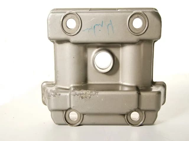 HYOSUNG GT 125 R VENTILDECKEL HINTEN COVER MOTOR