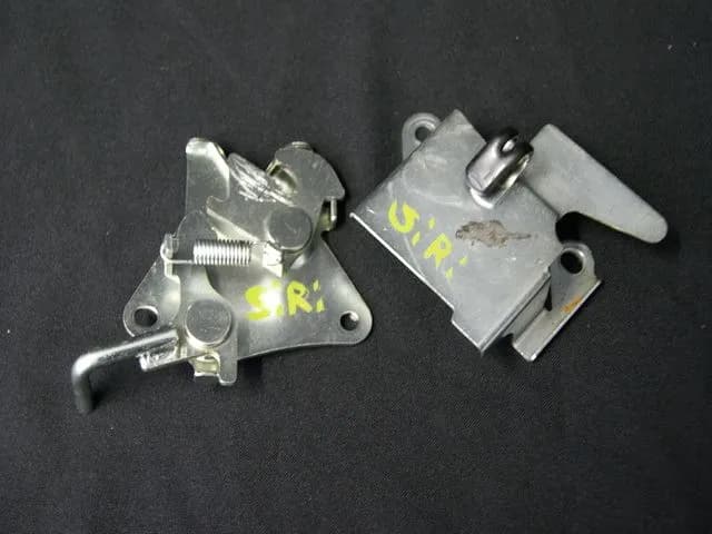 HONDA CBR 125 R JC39 VERSCHLUß SITZBANK