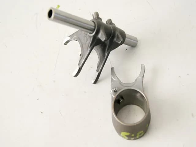 KAWASAKI ER 5 TWISTER ER500A SCHALTKLAUEN SCHALTGABELN