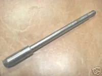 SUZUKI GZ 125 MARAUDER STECKACHSE VORN ACHSE FELGE