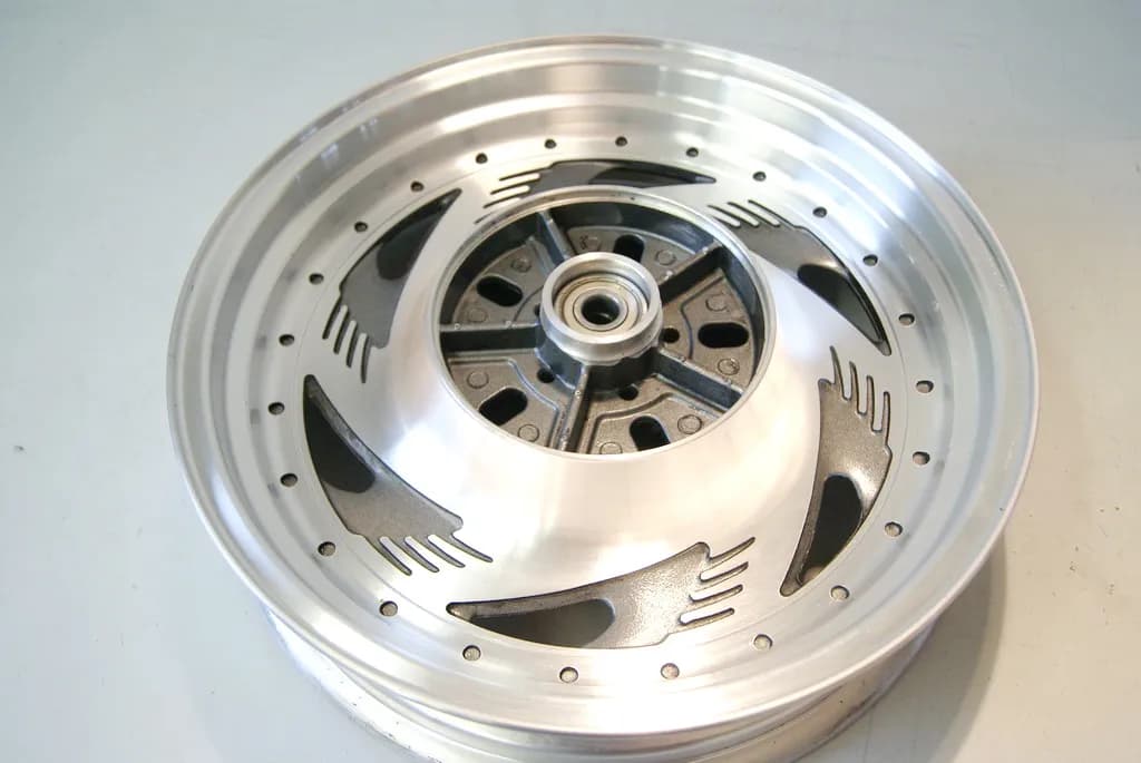 SUZUKI VZ 800 AF MARAUDER FELGE HINTERRAD WHEEL