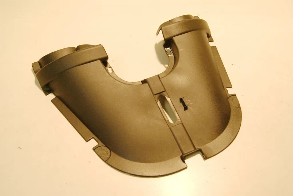 APRILIA RST 1000 FUTURA PW VERKLEIDUNG HECK UNTEN AUSPUFF ABDECKUNG COVER
