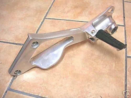 YAMAHA TDM 850 3VD FUßRASTENPLATTE LINKS POLIERT