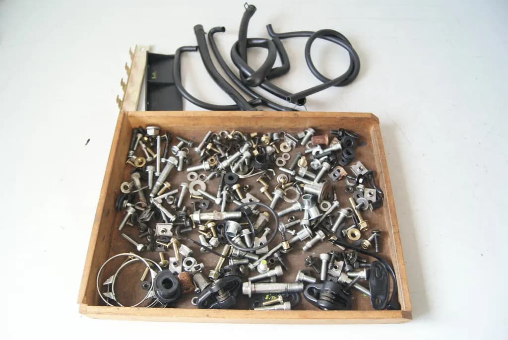 HYOSUNG GT 650 i.R. 51E SCHRAUBEN & KLEINTEILE