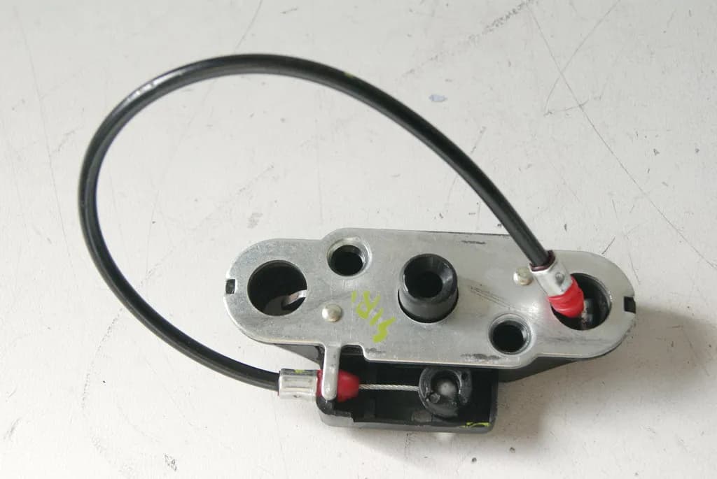 HYOSUNG GT 650 i.R. 51E VERSCHLUß SITZBANK SEILZUG