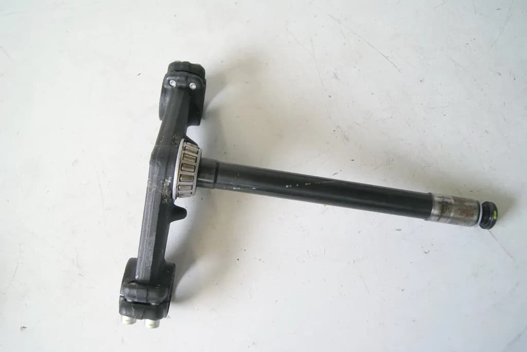 BMW F 650 CS K14 SCARVER GABELBRÜCKE UNTEN GABEL FORK