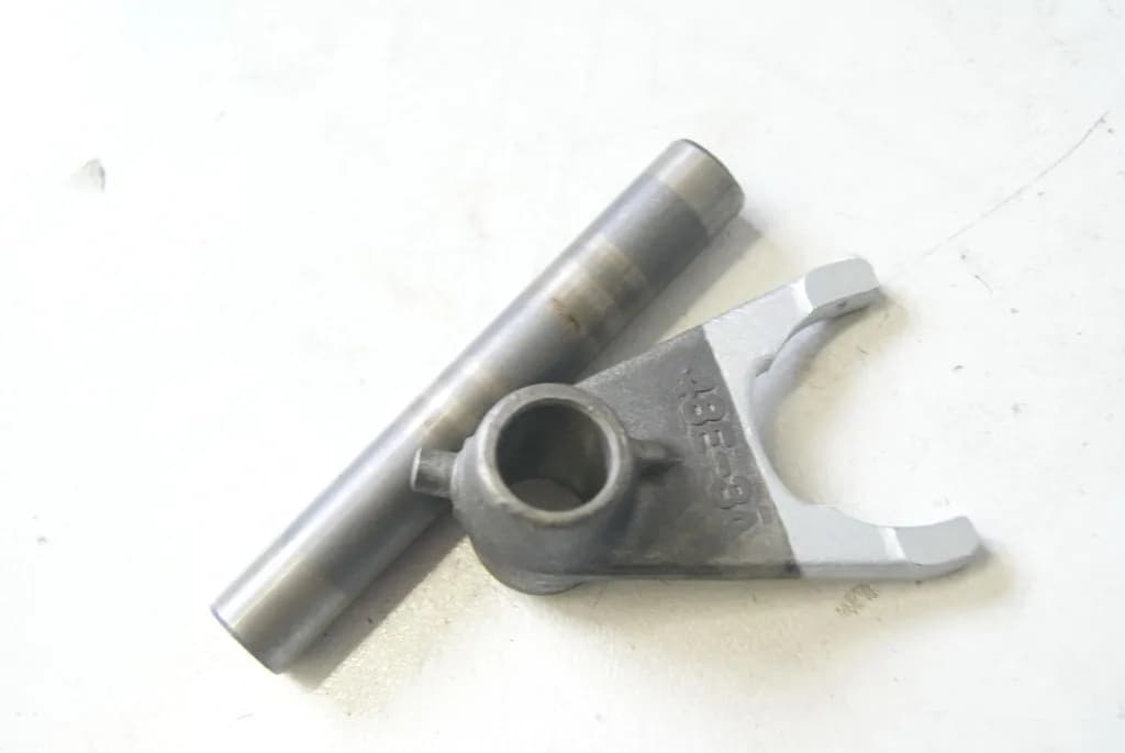 SUZUKI VZ 800 AF MARAUDER SCHALTKLAUE SCHALTGABEL GETRIEBE